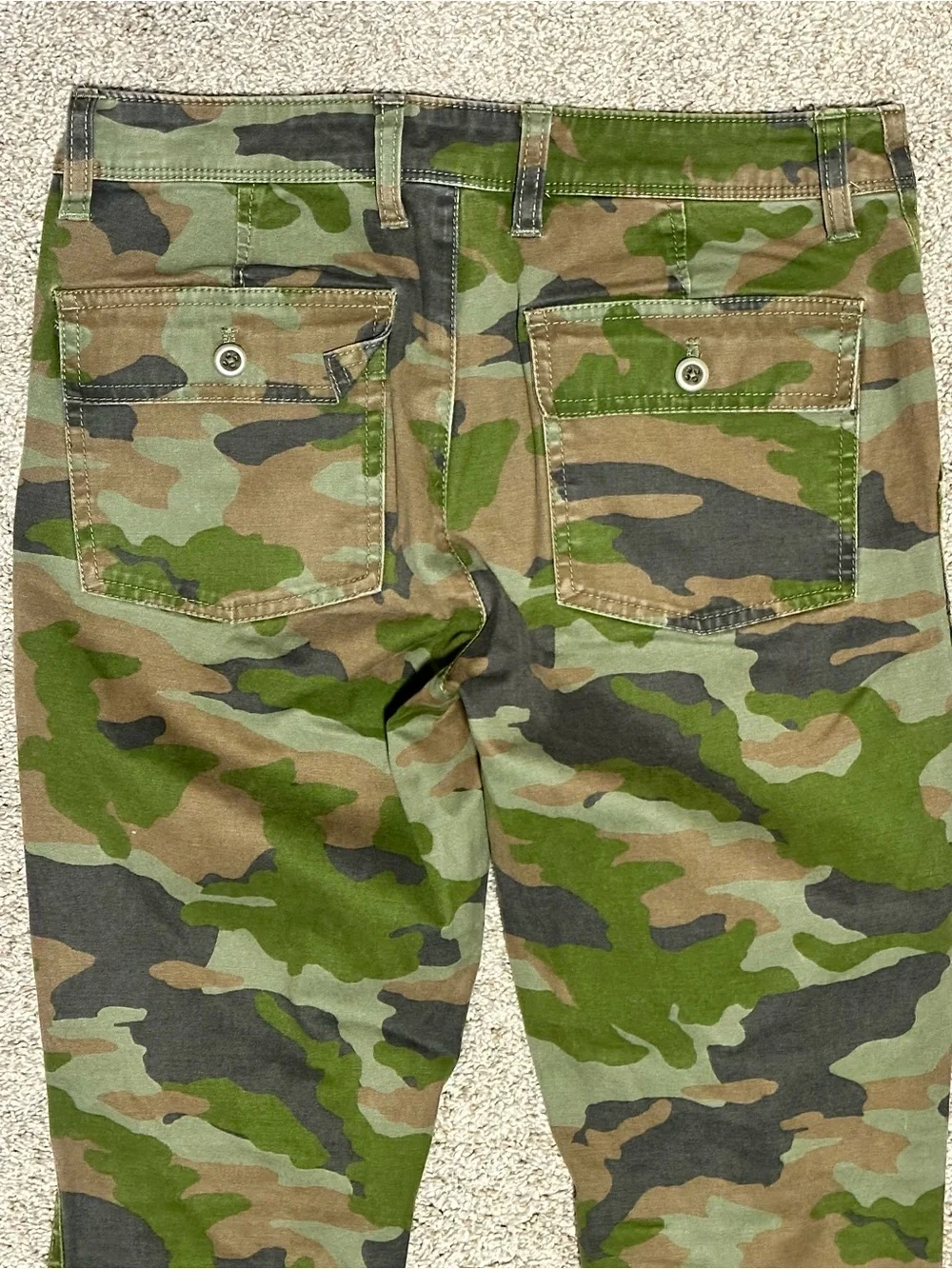 J. Crew Green Camo Utility Cargo Camp Pants Size 0. Inseam 28”